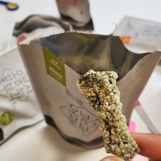 오봉산꽃부각 [만나식품] 오봉산 꽃부각 3가지 맛(오리지널, 새우맛, 매운고추맛) — 5점을 준 리뷰어가 2023년 1월 올린 사용 사진