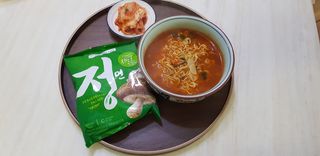 [풀무원] 자연은맛있다 정면, 백면, 홍면  세트 — 5점을 준 리뷰어가 2021년 4월 올린 사용 사진