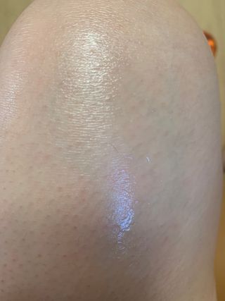아소윤 건조하고 지친 피부에 힐링을 기분좋은 향기 스파맨션 바디오일 마사지오일 5종 중 1개 랜덤발송-2 — 5점을 준 리뷰어가 2021년 10월 올린 사용 사진