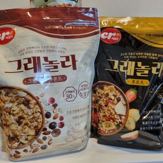 씨알푸드 씨알로 그래놀라 2종 후르츠+크랜베리 아몬드 — 5점을 준 리뷰어가 2022년 7월 올린 사용 사진