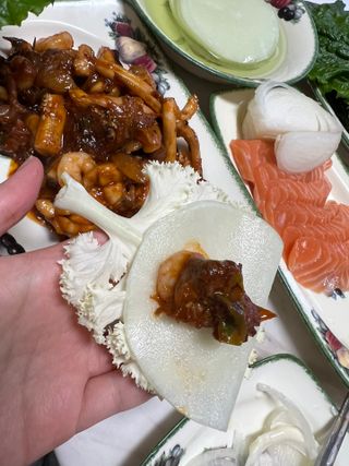 화끈한녀석들 새오똥400g 새우,오징어,똥집 볶음요리 소스,밀떡, 참기름 포함 — 4점을 준 리뷰어가 2022년 12월 올린 사용 사진