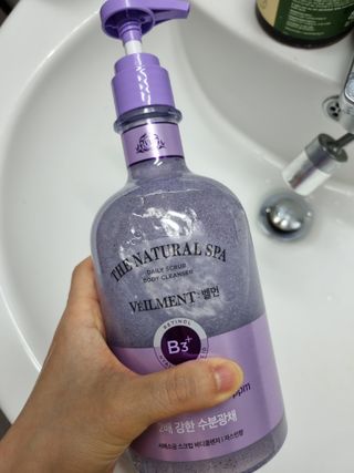 벨먼 내추럴스파 수분광채 스크럽 바디워시 600ml 5종 — 5점을 준 리뷰어가 2022년 5월 올린 사용 사진