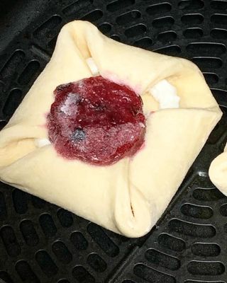 서브큐 메테뭉크 블루베리 크라운 냉동생지 (소포장) — 5점을 준 리뷰어가 2022년 6월 올린 사용 사진