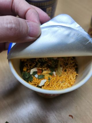 NISSIN 닛신 컵누들  4종 - 씨푸드오리지날, 씨푸드 스파이시, 씨푸드 커리, 씨푸드 XO소스 — 5점을 준 리뷰어가 2022년 12월 올린 사용 사진