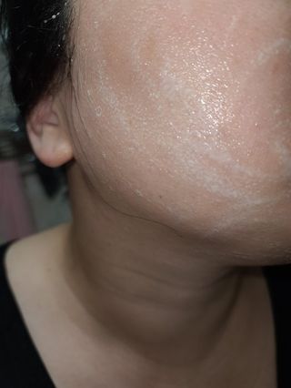 프리마인 메이크업과 들뜨는 각질까지 한방에 깐달걀로! 순하기까지한 셀베이스 그린티클렌저(200ml) — 5점을 준 리뷰어가 2023년 4월 올린 사용 사진