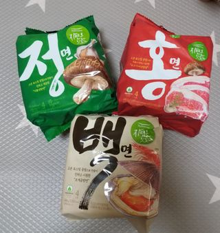 [풀무원] 자연은맛있다 정면, 백면, 홍면  세트 — 5점을 준 리뷰어가 2021년 4월 올린 사용 사진