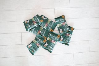 [푸디웜] 라포그  리얼인섹트 웨이트밸런스 저알러지 강아지 사료  1.2KG — 5점을 준 리뷰어가 2021년 7월 올린 사용 사진