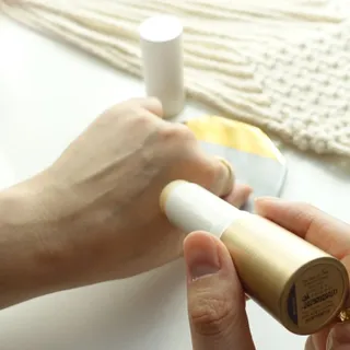 [사가수] 민감피부를 위한 진정 항산화 안티에이징, 더사가오브수 효혜윤 보태니컬 에너지 아이포올 스틱 — 5점을 준 리뷰어가 2023년 2월 올린 사용 사진
