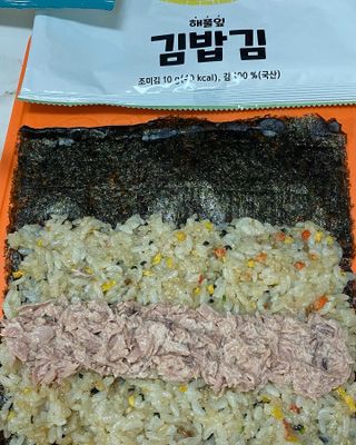 해풀잎 누구나 김밥*1ea [(혼합야채 35g *1ea,  김밥김 (5g, 5ea),  양념간장 (6g, 5ea), 참기름(5g, 2ea)] — 5점을 준 리뷰어가 2022년 10월 올린 사용 사진
