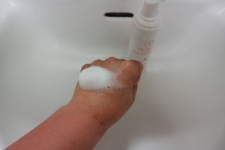 MF프리 [닥터문] 유산균 락토케어 질경초 여성청결제 200ml (폼타입) — 5점을 준 리뷰어가 2022년 6월 올린 사용 사진