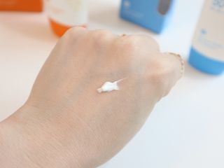 [후르디아] 혼합자차 선 에센스+톤업 선크림 2종 — 5점을 준 리뷰어가 2021년 6월 올린 사용 사진
