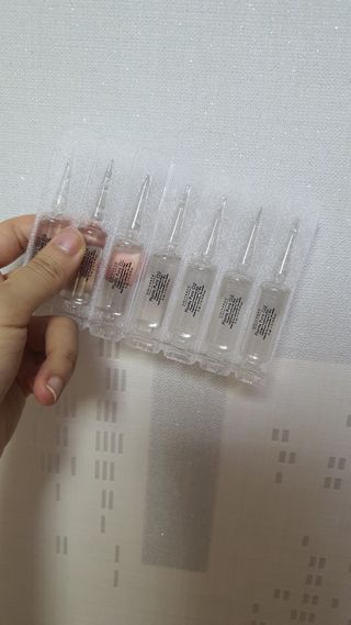 유니베르소 산소앰플 7일 집중케어 앰플 — 4점을 준 리뷰어가 2021년 6월 올린 사용 사진
