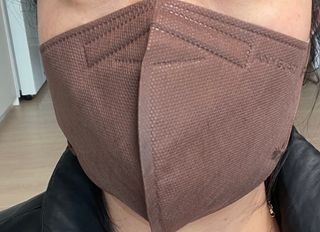애니가드 셋업마스크 4컬러 각 10매입 [크리미베이지, 캐시미어로즈, 초콜렛브라운, 미드나잇네이비] — 4점을 준 리뷰어가 2022년 2월 올린 사용 사진