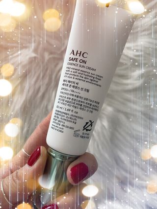 [AHC] 세이프온 에센스 선크림 올리브영 스페셜 증정 기획세트 — 5점을 준 리뷰어가 2022년 6월 올린 사용 사진