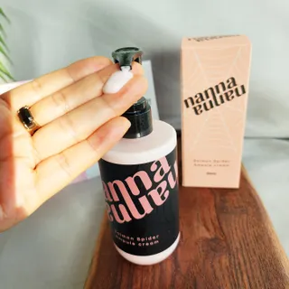 난나 살몬 스파이더 검버섯 미백 톤업 화이트닝 연어 앰플 크림 300ml 대용량 — 5점을 준 리뷰어가 2022년 11월 올린 사용 사진