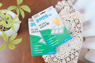 [큐어반H 커팅] 간편하게 떼서 쓰는 자외선차단 습윤밴드 (1팩/30매입) — 5점을 준 리뷰어가 2022년 11월 올린 사용 사진