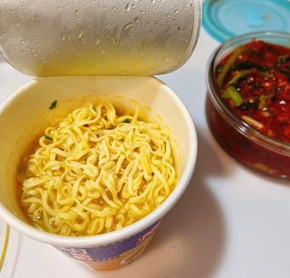 NISSIN 닛신 컵누들  4종 - 씨푸드오리지날, 씨푸드 스파이시, 씨푸드 커리, 씨푸드 XO소스 — 5점을 준 리뷰어가 2022년 3월 올린 사용 사진