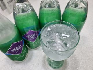 몽베스트 Montbest with Sparkling water Plain 20병 — 5점을 준 리뷰어가 2022년 6월 올린 사용 사진