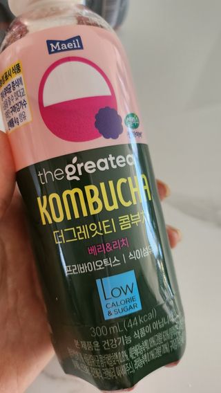 더그레잇티 콤부차 [매일유업] 더그레잇티 44kcal 콤부차 300ml *12개입 (오리지널 6개+베리리치 6개) — 5점을 준 리뷰어가 2023년 8월 올린 사용 사진