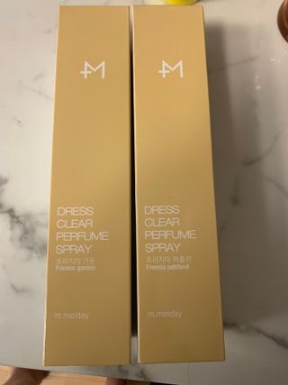 [엠메이데이] 드레스클리어 퍼퓸 스프레이 300ml 프리지아 가든향+프리지아 파출리향 — 5점을 준 리뷰어가 2021년 12월 올린 사용 사진