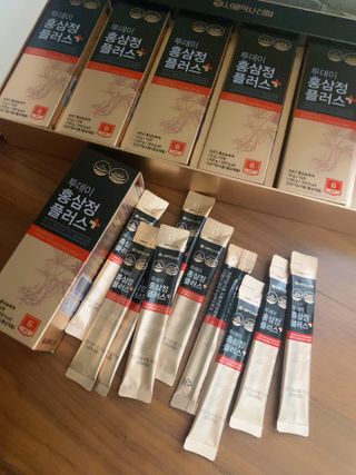 서울약사신협_투데이홍삼정플러스스틱_10g x 60포 — 5점을 준 리뷰어가 2021년 8월 올린 사용 사진