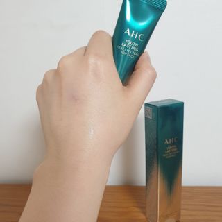 [NEW 탄력유턴 아이크림] AHC 유스 래스팅 리얼 아이크림 포 페이스 — 4점을 준 리뷰어가 2021년 3월 올린 사용 사진