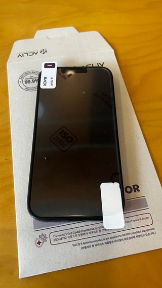 아클리브 Eco 항균 항바이러스 액정 보호필름(iPhone) — 5점을 준 리뷰어가 2022년 8월 올린 사용 사진