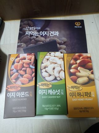 짜먹는 이지견과 짜먹는 이지아몬드, 짜먹는 이지허니피넛, 짜먹는 이지캐슈넛 각 10g X  10포 — 5점을 준 리뷰어가 2021년 1월 올린 사용 사진