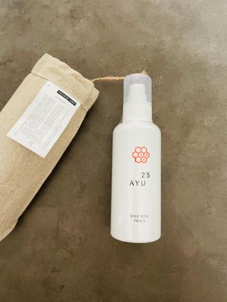 AYU25[아유트웬티파이브] 피부건강에 꼭 필요한 pH 약산성 와일드 로즈토너 — 4점을 준 리뷰어가 2021년 4월 올린 사용 사진