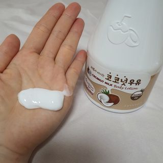 [과일나라] 피부가 마시는 코코넛우유 바디클렌저&바디로션 — 5점을 준 리뷰어가 2022년 3월 올린 사용 사진