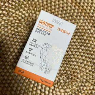 작심연구소 구취제거+충치예방+치아화이트닝 마법의 캔디 덴티팝3종(맛 랜덤 발송) — 5점을 준 리뷰어가 2022년 5월 올린 사용 사진