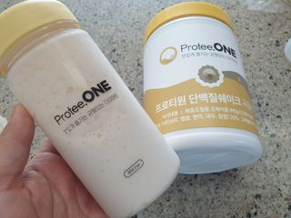 프로티원 단백질쉐이크 곡물맛 2주분 1통+보틀 — 5점을 준 리뷰어가 2021년 3월 올린 사용 사진