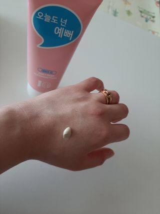 IO 아이오 오늘도 넌 예뻐 - 데일리딥 클렌징폼 — 5점을 준 리뷰어가 2021년 3월 올린 사용 사진