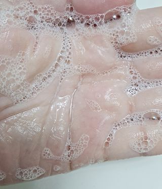 코스모먼트 부스티모 부스팅샴푸60ml + 비듬세정 진정샴푸50ml — 5점을 준 리뷰어가 2021년 11월 올린 사용 사진