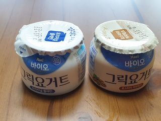 매일바이오 그릭요거트 오리지널 플레인 4개, 로스터리 커피믹스 4개 — 5점을 준 리뷰어가 2021년 12월 올린 사용 사진