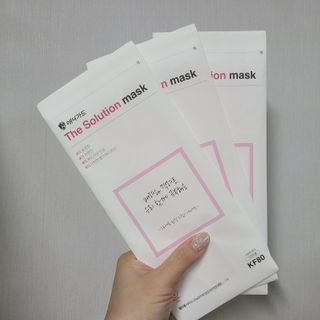 [이지아 마스크] 애니가드 더솔루션마스크 KF80 대형 컬러 4종 — 5점을 준 리뷰어가 2021년 7월 올린 사용 사진