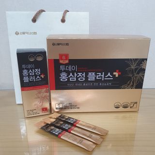 서울약사신협_투데이홍삼정플러스스틱_10g x 30포 — 5점을 준 리뷰어가 2021년 6월 올린 사용 사진