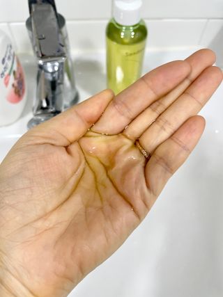 스킨큐어 산다화 순한 클렌징 동백 오일 200ml — 5점을 준 리뷰어가 2023년 4월 올린 사용 사진