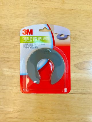 3M 유아안전 4종세트-전기소켓커버 + 모서리보호대 + 서랍안전잠금장치 + 문닫힘보호대 — 5점을 준 리뷰어가 2024년 5월 올린 사용 사진