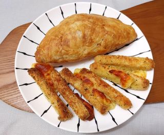 디케이식품(주) 고르곤졸라&모짜렐라 치즈스틱 400g — 4점을 준 리뷰어가 2023년 3월 올린 사용 사진