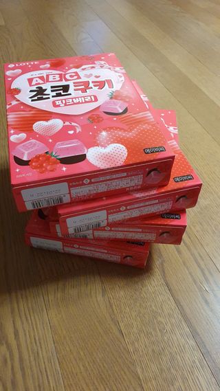 롯데제과 ABC초코쿠키 핑크베리 — 5점을 준 리뷰어가 2021년 2월 올린 사용 사진
