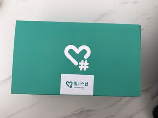 힐니스북 [힐마이넥]   거북목 통증완화를 위한 휴대용 목 안마기 — 4.5점을 준 리뷰어가 2022년 12월 올린 사용 사진