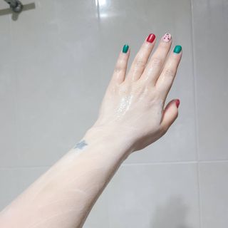 [엠메이데이] 샤워인샤워 화이트 바디 톤업크림 300g — 5점을 준 리뷰어가 2021년 12월 올린 사용 사진