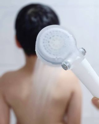 바디빔 더블클린 비타 샤워기 — 5점을 준 리뷰어가 2021년 7월 올린 사용 사진