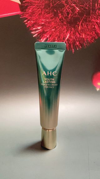[NEW 탄력유턴 아이크림] AHC 유스 래스팅 리얼 아이크림 포 페이스 — 5점을 준 리뷰어가 2021년 4월 올린 사용 사진