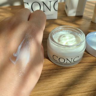 CONC 콩크 미로탐누스 안티링클 화이트닝 크림 — 3.5점을 준 리뷰어가 2021년 2월 올린 사용 사진