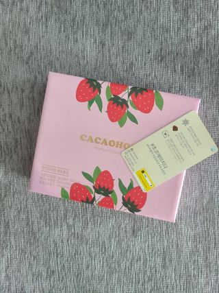 연말/새해선물 딸기 초콜릿 종착역, 건딸기가 상큼하게 씹히는 카카올라 딸기생초콜릿 — 5점을 준 리뷰어가 2021년 9월 올린 사용 사진