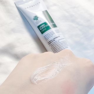 랑벨 랑바이오 블랙 시카 크림 50ml(블랙비 프로폴리스, 시카 4종, 판테놀 10 함유) — 5점을 준 리뷰어가 2022년 7월 올린 사용 사진