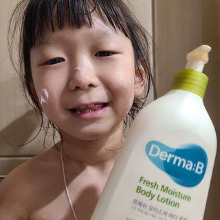 더마비 프레쉬 모이스처 바디 로션 — 5점을 준 리뷰어가 2021년 6월 올린 사용 사진