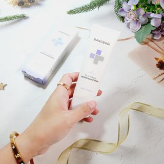 바노바기 코스메틱 바노바기 밀크씨슬 리페어 시카 선스크린 플러스 50ml — 5점을 준 리뷰어가 2023년 1월 올린 사용 사진